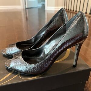Enzo Angiolini Metallic Peep Toe Pumps Size 8 worn once